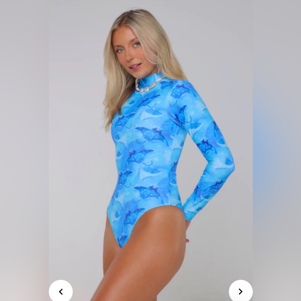 Moana Bikini Manta Ray Fantasy Island Surf Suit Swimsuit New NWT Size Small - Picture 2 of 5